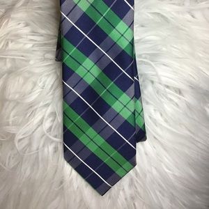 Izod 100% silk tie